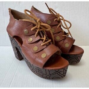 FREE PEOPLE FARRAH Leather Lace Up Carved Wood Platform Heels Clog Sandals 38 7.